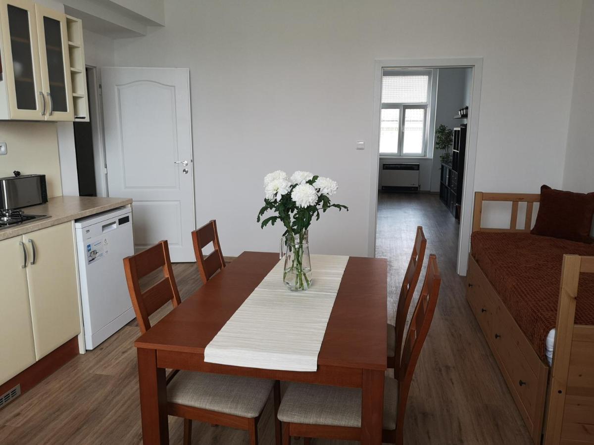 Fine Apartment In Centrum Of Slany With Aircondition Exteriér fotografie